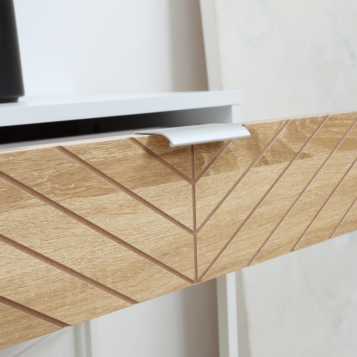 HOMCOM Konsolentisch Industriestil mit 2 Schubladen Eichenholzoptik Chevron-Muster Metallgestell Weiß