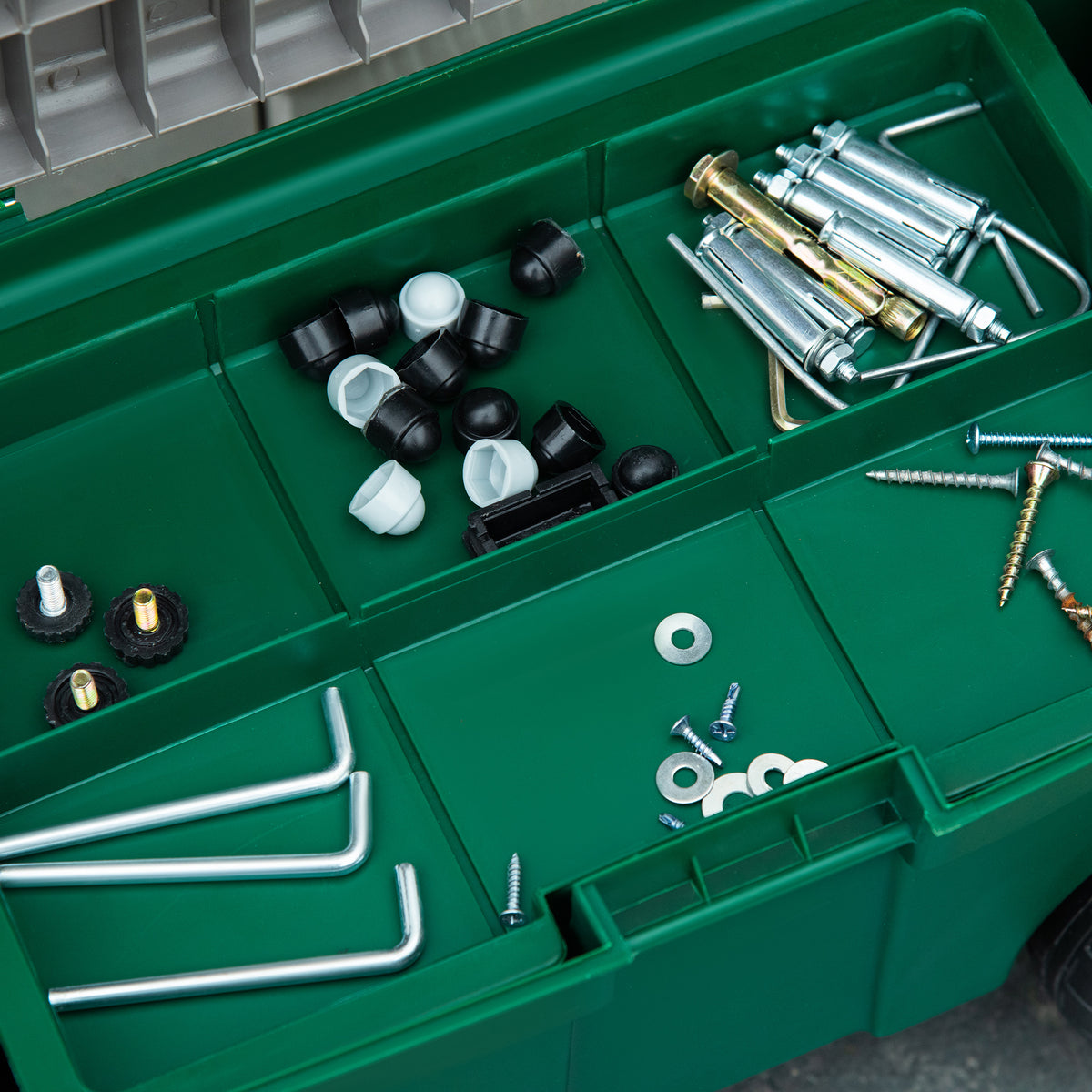 Outsunny Gartenhocker und Werkzeugkasten 2 in 1 - Aufbewahrungsbox und abschließbares Fach - 4 Rollen, 2 Griffe - PP Grau Gelb Grün
