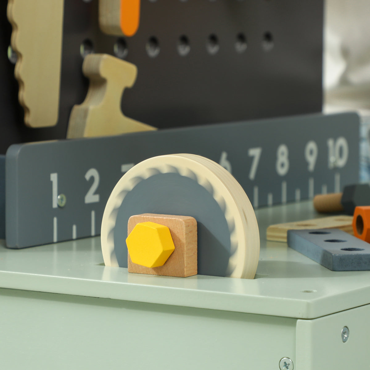 AIYAPLAY Spielwerkbank, mit Werkzeug-Set, robust, für 3-6 Jahre, 58 x 31 x 77,5 cm, Hellblau