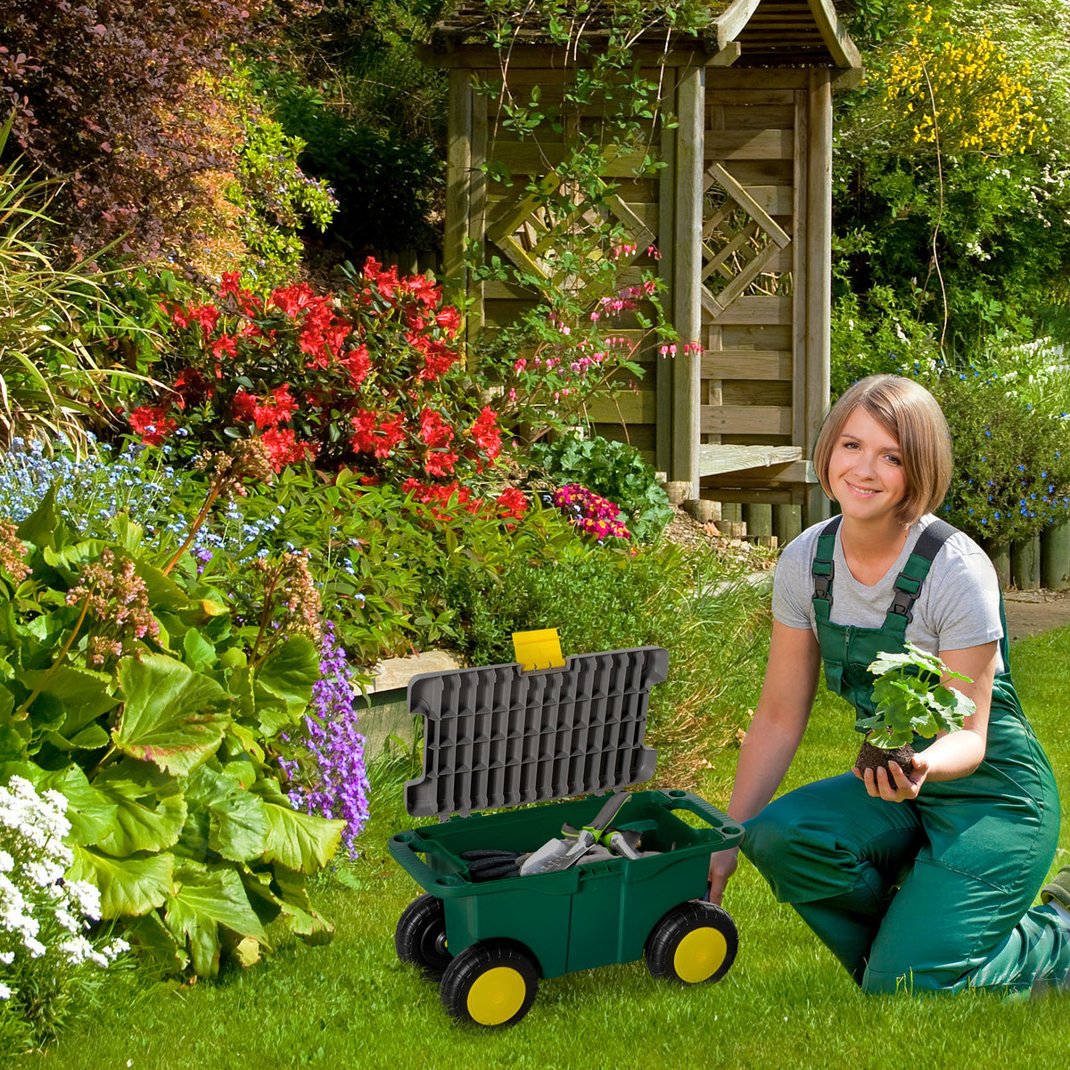 Outsunny Gartenhocker und Werkzeugkasten 2 in 1 - Aufbewahrungsbox und abschließbares Fach - 4 Rollen, 2 Griffe - PP Grau Gelb Grün