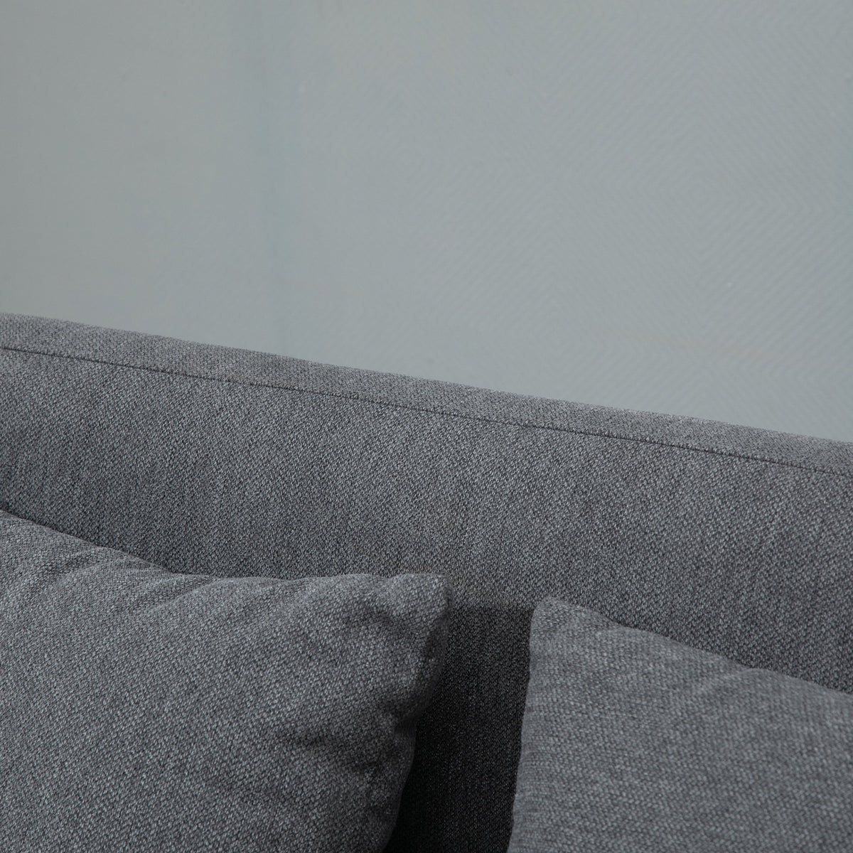 HOMCOM 2 Sitzer Sofa, Couch mit 2 Wurfkissen, gepolsterter Doppelsofa, Polstersofa mit Samtopik, Armlehne, Loveseat für Wohnzimmer, Schlafzimmer,  130 x 70 x 80 cm, Grau